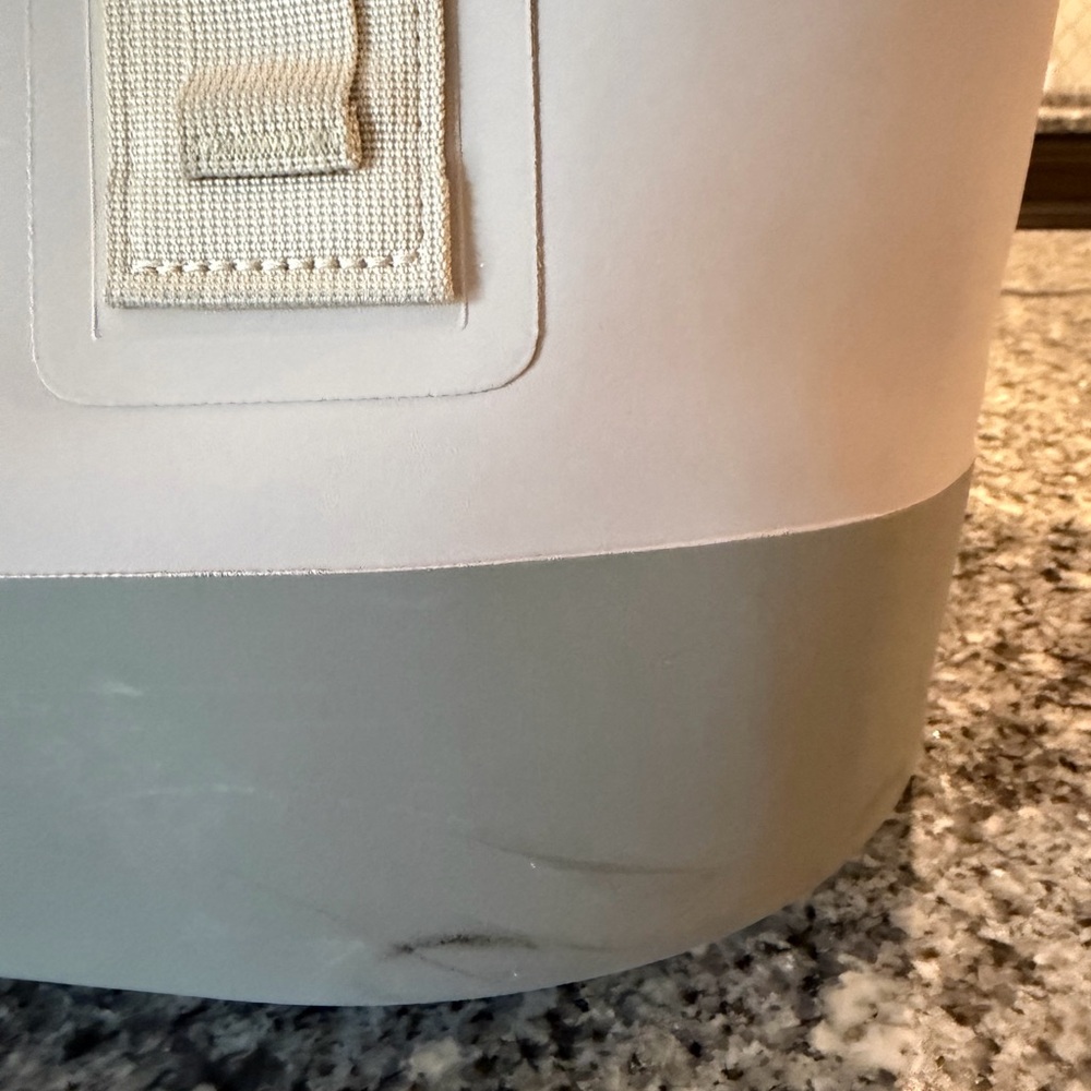 YETI White and Gray Carryall 35 - Picture 2 of 9